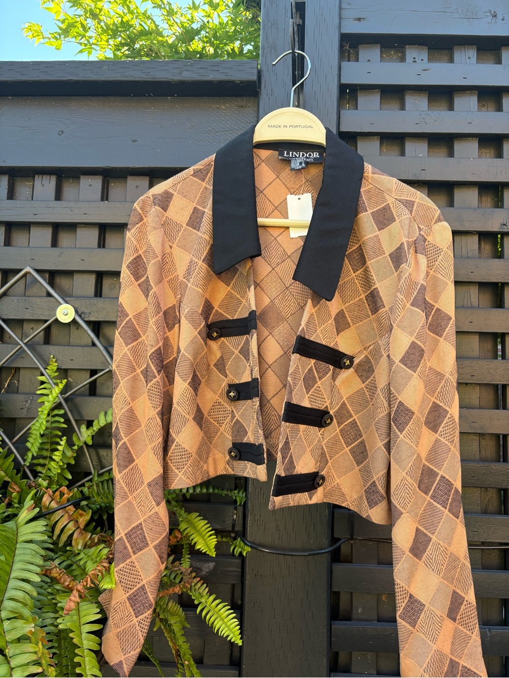 Women's Tan & Black Diamond-Print Cropped Jacket